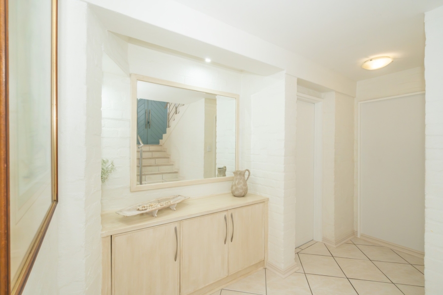 4 Bedroom Property for Sale in Paradise Beach Western Cape